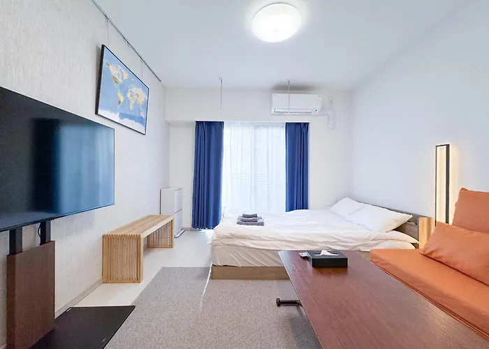 Triphome Higahsi Shinjuku Brand New